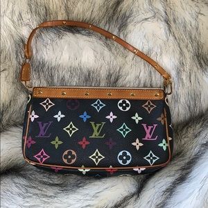 😍 Louis Vuitton 💯 Authentic Handbag with Studs
